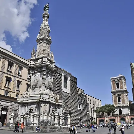 Casetta Soriano - Piazza Dante Napels